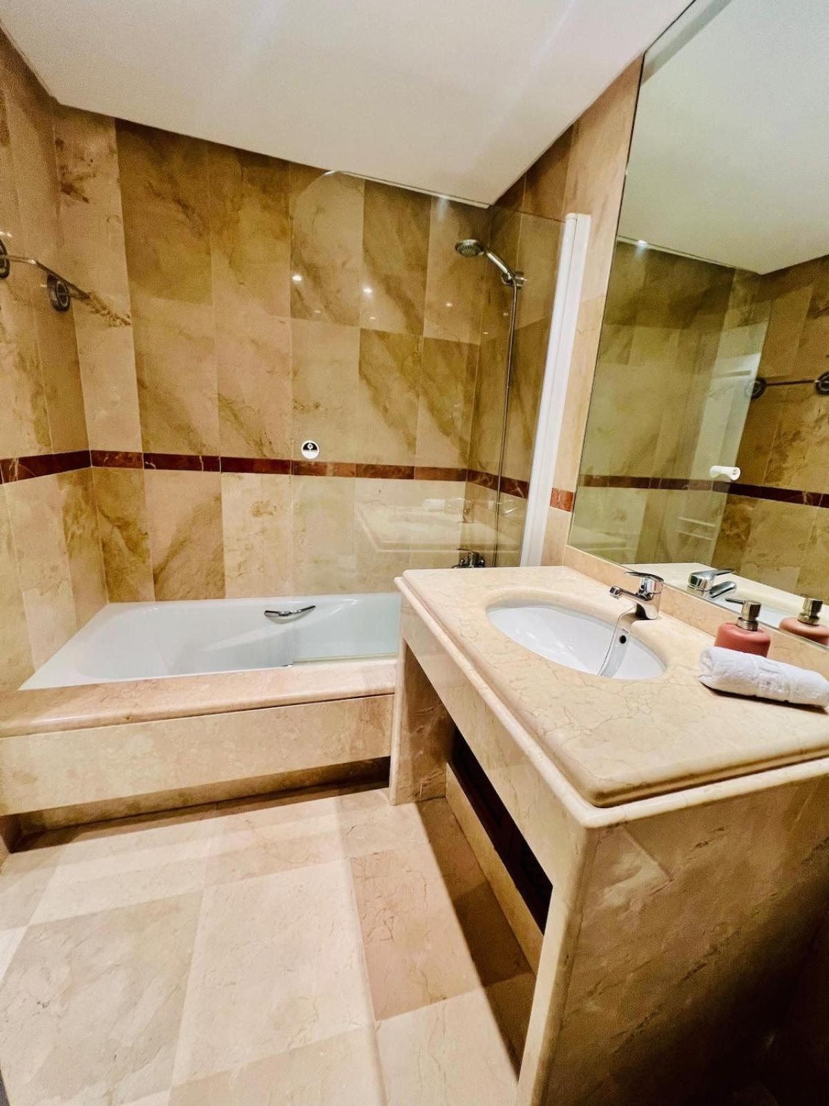 Alicate & Luxury Monteros Apartment
