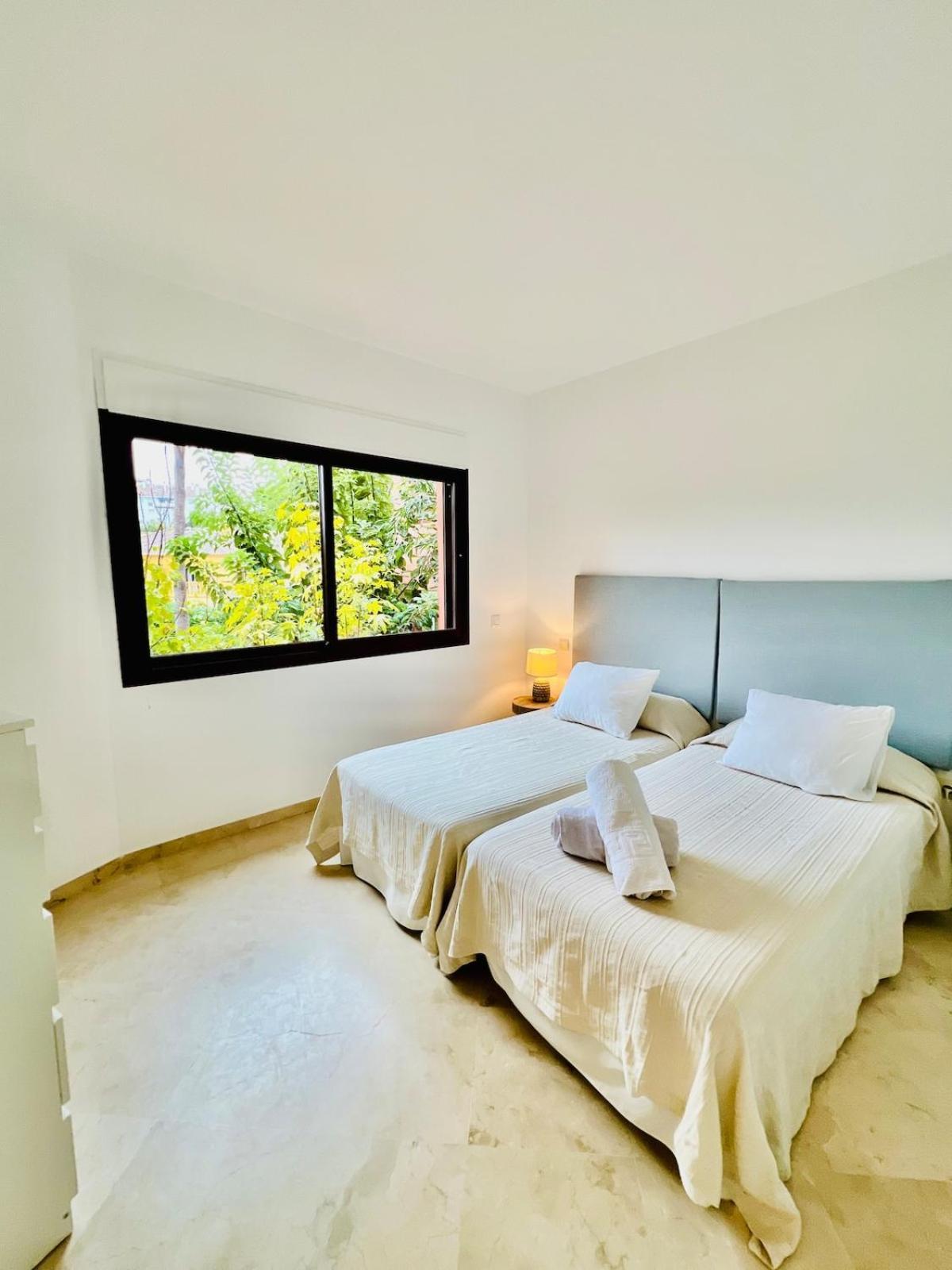 Alicate & Luxury Monteros